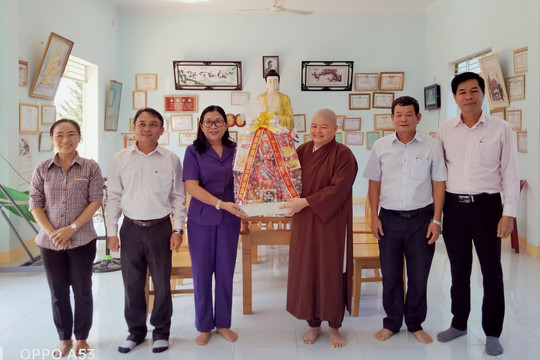 Ủy ban MTTQ Việt Nam tỉnh: Thăm, chúc mừng Lễ Vu lan 2023