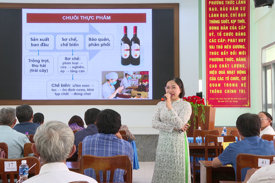 Hàm Thuận Bắc: Tập huấn kiến thức an toàn thực phẩm cho các cơ sở sản xuất, kinh doanh thực phẩm