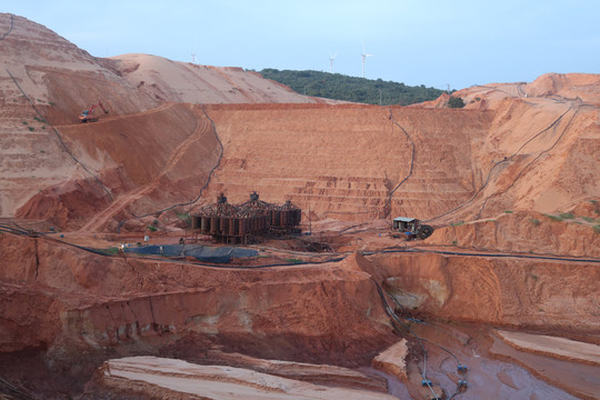 Hoạt động khai thác titan: Đảm bảo an toàn lao động, môi trường khu vực mỏ