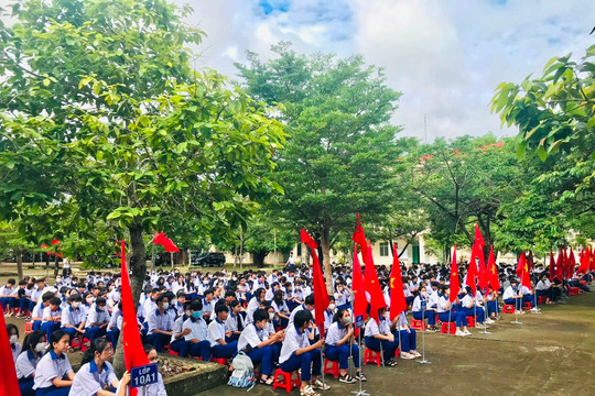 Trường THPT Hàm Tân hân hoan khai giảng năm học mới