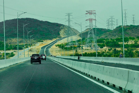 2 tuyến cao tốc qua địa bàn tỉnh: Nhiều vấn đề cần được sớm giải quyết