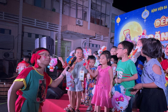 Bệnh viện đa khoa tỉnh Bình Thuận: Trao 310 phần quà tặng bệnh nhi đón Trung thu