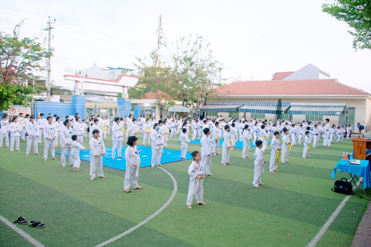 Hơn 200 võ sinh thi thăng cấp Taekwondo
