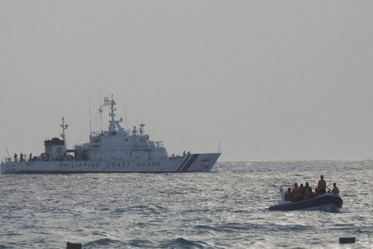 Tàu cá Philippines bị đâm chìm tại Biển Đông, 3 ngư dân thiệt mạng