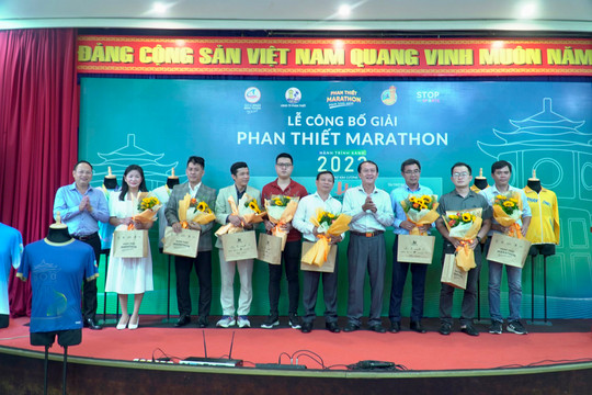 Gần 4000 vận động viên tham gia giải “Phan Thiết Marathon 2023 – Hành trình xanh”