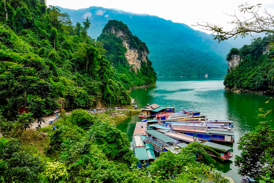 Chiêm ngưỡng vẻ đẹp trên hồ thủy điện Tuyên Quang 