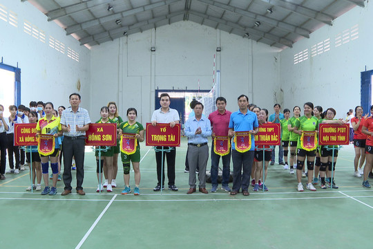 Ham Thuan Bac held the 2023 Women's Volleyball Championship 