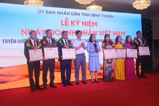
Long trọng tổ chức Lễ kỷ niệm Ngày Doanh nhân Việt Nam