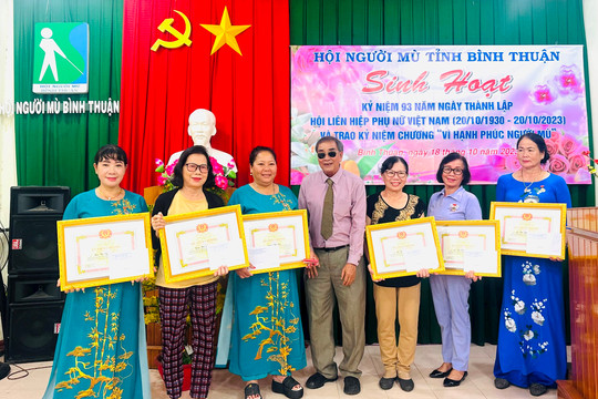 Hội Người mù Bình Thuận: Họp mặt kỷ niệm ngày phụ nữ Việt Nam