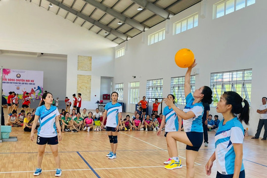 Giải bóng chuyền hơi ngành giáo dục huyện Phú Quý lần thứ II