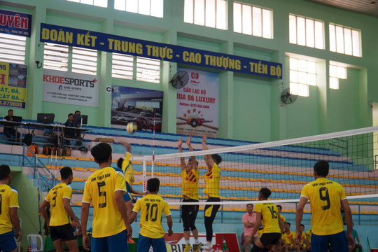 Khởi tranh giải bóng chuyền 6x6 vô địch tỉnh Bình Thuận 2023