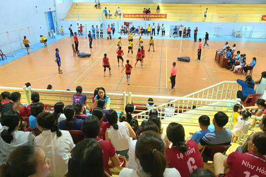 Sôi nổi Giải Bóng chuyền hơi nữ vô địch huyện Hàm Tân lần thứ I năm 2023