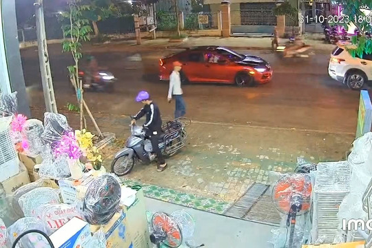Điều tra vụ trộm xe máy táo bạo 