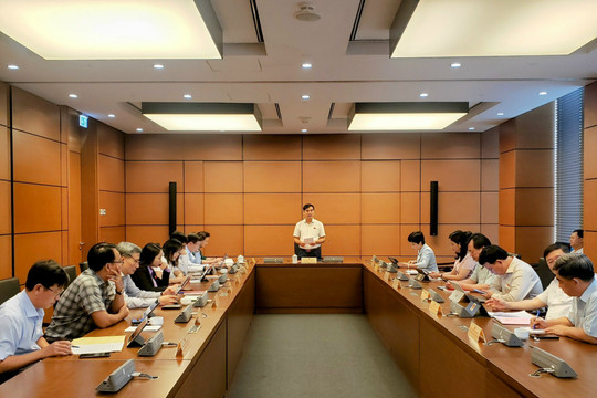 Đoàn ĐBQH tỉnh Bình Thuận thảo luận 2 dự án luật và báo cáo của Chính phủ