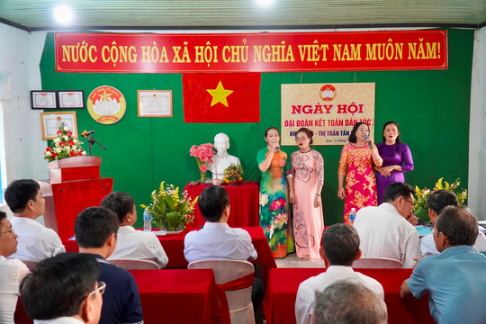 Ngày hội đại đoàn kết dân tộc ở khu phố 5, thị trấn Tân Nghĩa
