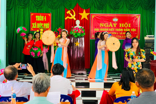 
Rộn ràng Ngày hội Đại đoàn kết toàn dân tộc tại thôn 4, xã Đức Phú