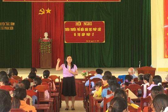 Phổ biến pháp luật, trợ giúp pháp lý cho người dân Sông Bình, Phan Sơn 