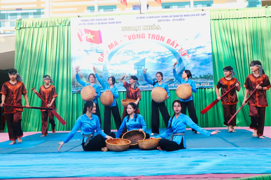 Chương trình ngoại khóa “Gạc Ma – Vòng tròn bất tử” tại Trường THPT Phan Chu Trinh