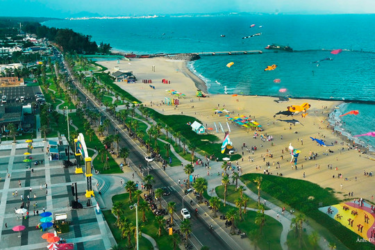 Nghĩ về tuyến đường biển đẹp nhất Bình Thuận