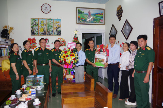 Bộ CHQS tỉnh Bình Thuận: Thăm các cơ sở tôn giáo nhân dịp lễ giáng sinh 2023