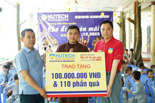 Công ty TNHH MTV Xổ số Kiến thiết Bình Thuận: Tặng quà cho cho trẻ mồ côi