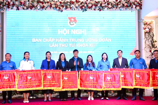 Tỉnh đoàn Bình Thuận được nhận Cờ thi đua xuất sắc của Trung ương Đoàn năm 2023