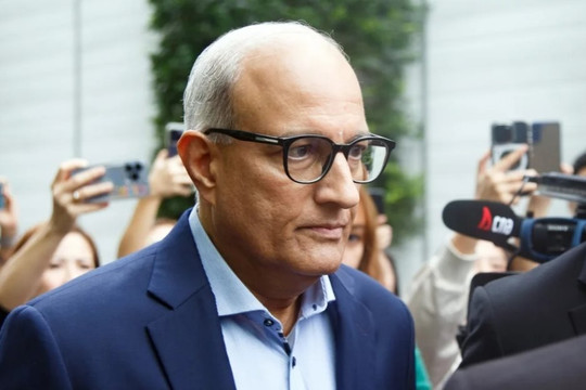 Bộ trưởng Singapore bị buộc tội trong vụ án tham nhũng hiếm gặp
