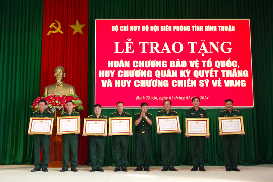 BĐBP tỉnh: Trao tặng 141 Huân, Huy chương của Chủ Tịch nước cho các cá nhân