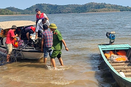 Thi thể người đàn ông mất tích được tìm thấy ở hồ Sông Móng