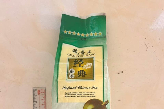 Phát hiện ma túy được đóng trong túi nilon có hình dạng của gói trà