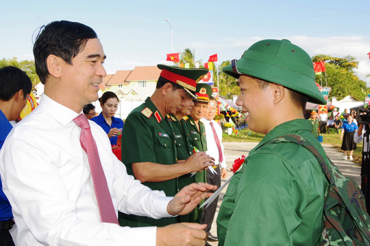 Binh Thuan: ﻿﻿Ceremonies held across the province to see young people off to military service