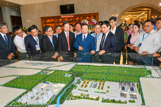 Một vài hình ảnh Lễ công bố Quy hoạch tỉnh Bình Thuận thời kỳ 2021 - 2030, tầm nhìn đến năm 2050