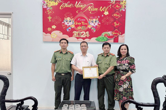 Báo Bình Thuận được công nhận đạt tiêu chuẩn “An toàn về an ninh, trật tự” năm 2023