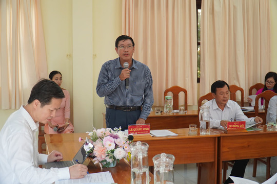 Chủ tịch UBND tỉnh làm việc với huyện Phú Quý