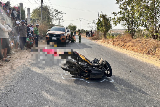 Hàm Thuận Bắc: Xe máy đối đầu ô tô, 1 người tử vong