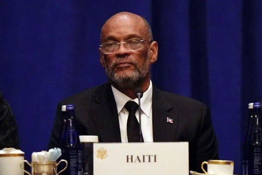 Chính phủ mất kiểm soát, Thủ tướng Haiti từ chức