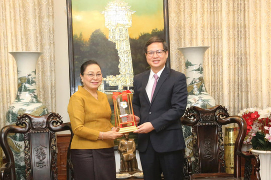 Đại sứ đặc mệnh toàn quyền nước Cộng hòa dân chủ nhân dân Lào tại Việt Nam thăm và làm việc tại Bình Thuận