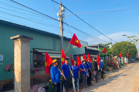 Hàm Thuận Bắc: Mô hình “Đường cờ Tổ quốc” của thanh niên