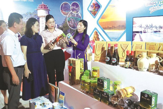 Cùng quảng bá sản phẩm du lịch, làng nghề tại Tuyên Quang