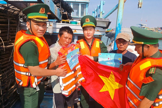 Đồn Biên phòng Tân Thành: Tuyên truyền phòng chống IUU cho ngư dân