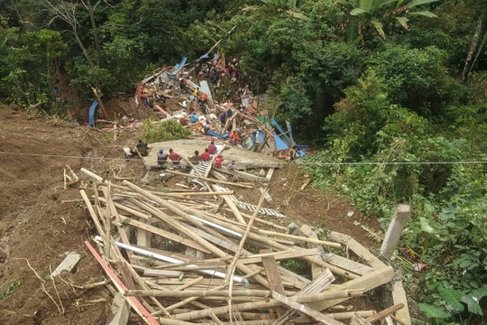 Lở đất tại Indonesia, 18 người thiệt mạng