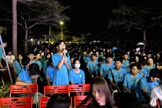 Hơn 300 học sinh đảo Phú Quý được tuyên truyền phòng, chống di cư trái phép
