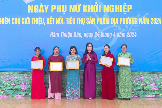 Hàm Thuận Bắc:
Tổ chức “Ngày Phụ nữ khởi nghiệp và Phiên chợ giới thiệu, kết nối, tiêu thụ sản phẩm của địa phương” 