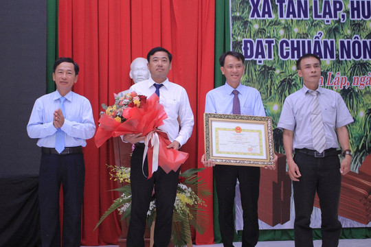 Xã Tân Lập - Hàm Thuận Nam:
Đón Bằng công nhận xã đạt chuẩn nông thôn mới