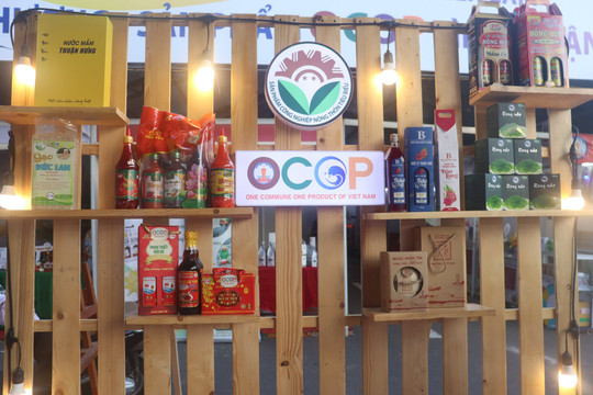 Phát triển sản phẩm OCOP:
Ưu tiên sử dụng nguyên liệu địa phương