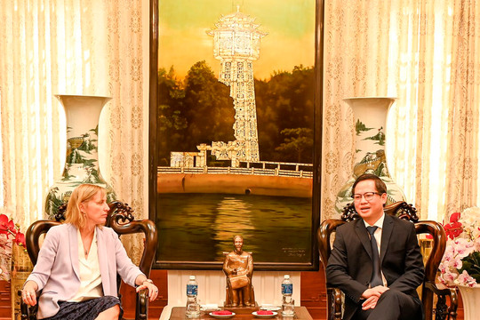Chủ tịch UBND tỉnh Đoàn Anh Dũng  tiếp Tổng Lãnh sự quán Hoa Kỳ tại Tp. Hồ Chí Minh