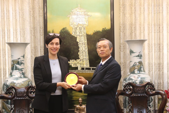 Phó Chủ tịch Thường trực UBND tỉnh Phan Văn Đăng tiếp Tổng Lãnh sự Canada tại TP. Hồ Chí Minh 