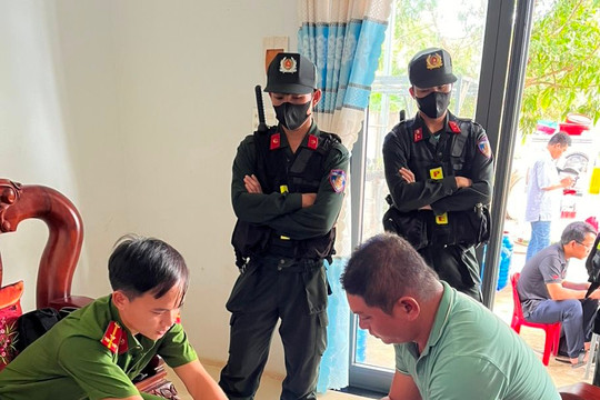 Vụ khai thác khoáng sản trái phép ở huyện Hàm Tân: 
Khởi tố, bắt tạm giam thêm 4 bị can