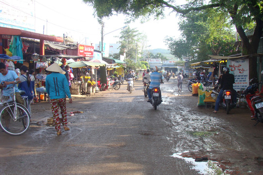 Mở rộng đường, nước sinh hoạt cho thị trấn Thuận Nam