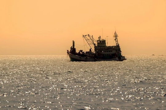 Chìm tàu đánh cá ở Nam Phi, cứu được 9 ngư dân còn 11 người khác mất tích
